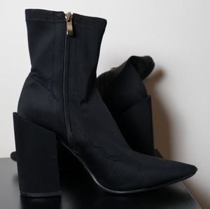 Pointed toe heel lycra sock boots